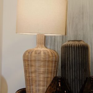 Abajur em Rattan 83x40cm