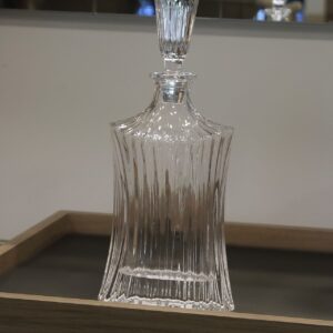 Garrafa com Tampa Cristal