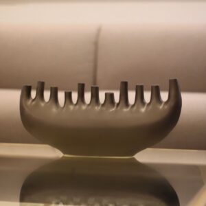 Vaso Escultural em Cerâmica Marrom Tabaco