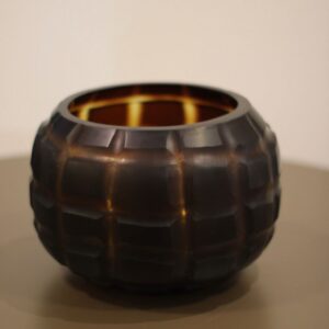 Vaso em Vidro Lapidado Marrom Conhaque P