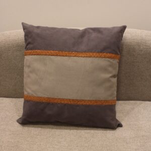 Almofada Suede Cinza e Terracota 50x50cm