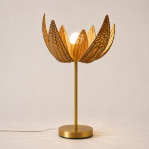 Luminária de Mesa em Metal e Rattan